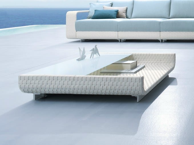 Журнальный столик из алюминия и стекла Roberti Hamptons ARCH-00094089