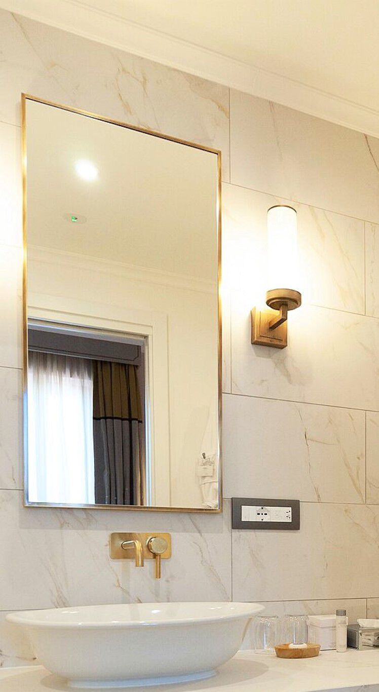 Прямоугольное настенное зеркало с рамкой Spekkio Brass Easy ARCH-00137086 - Вид №1