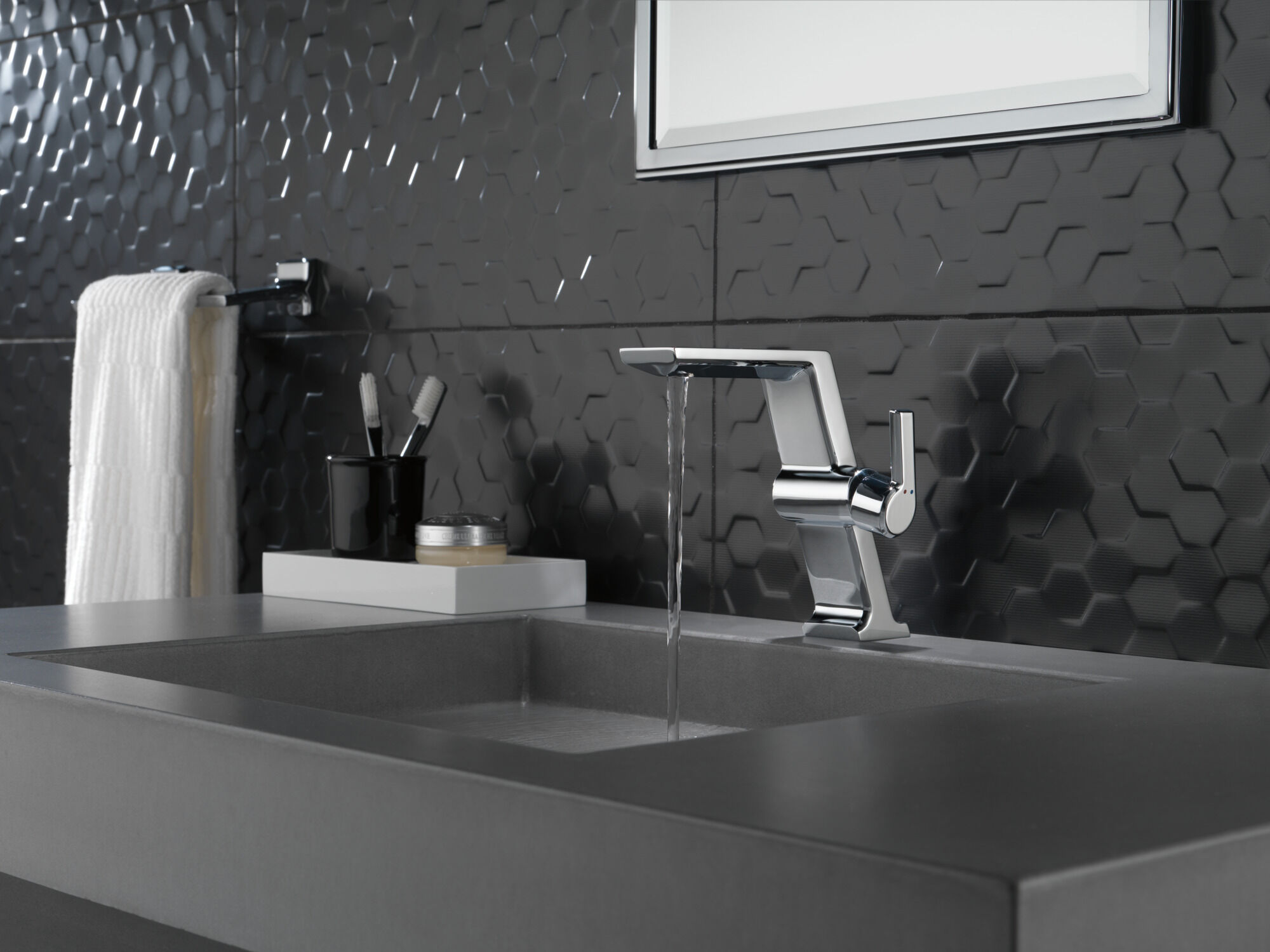 8-дюймовый мини-полотенцесушитель Delta Faucet 79908-SS - Вид №3