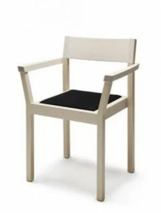 Nikari Штабелируемый деревянный стул с подлокотниками Periferia