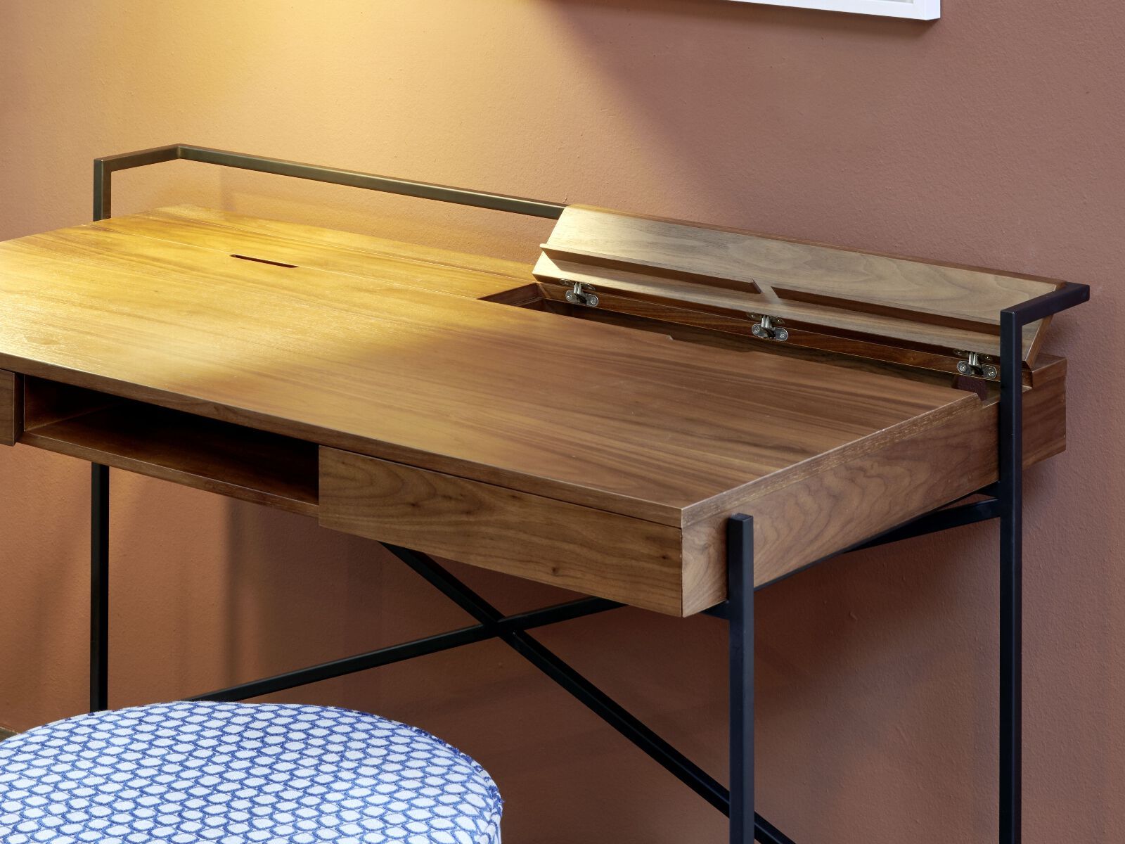 Деревянный письменный стол с ящиками LAMBERT Derrick ARCH-00033661 - Вид №3