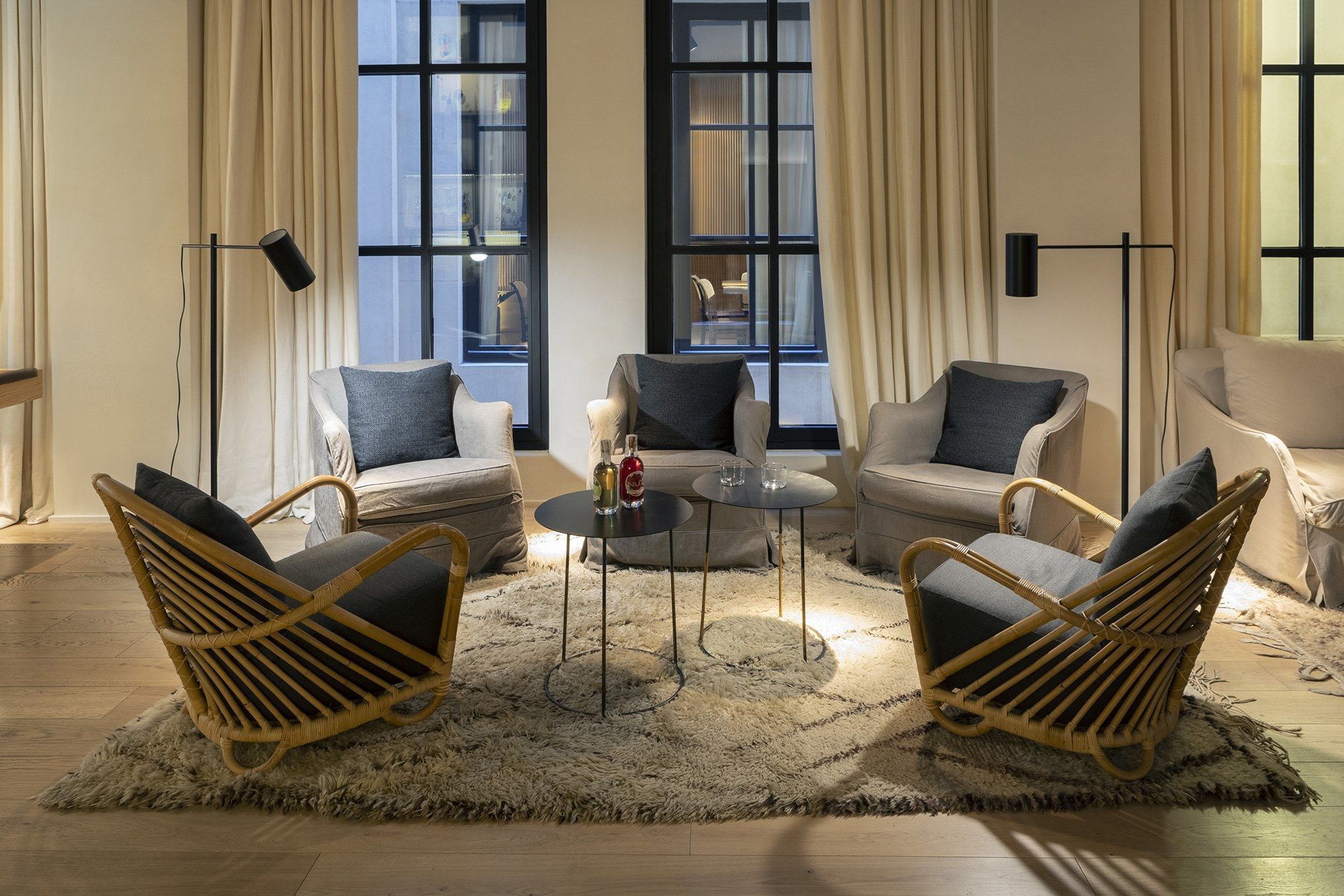 Регулируемая металлическая напольная лампа Estiluz ARCH-00094890 - Вид №2