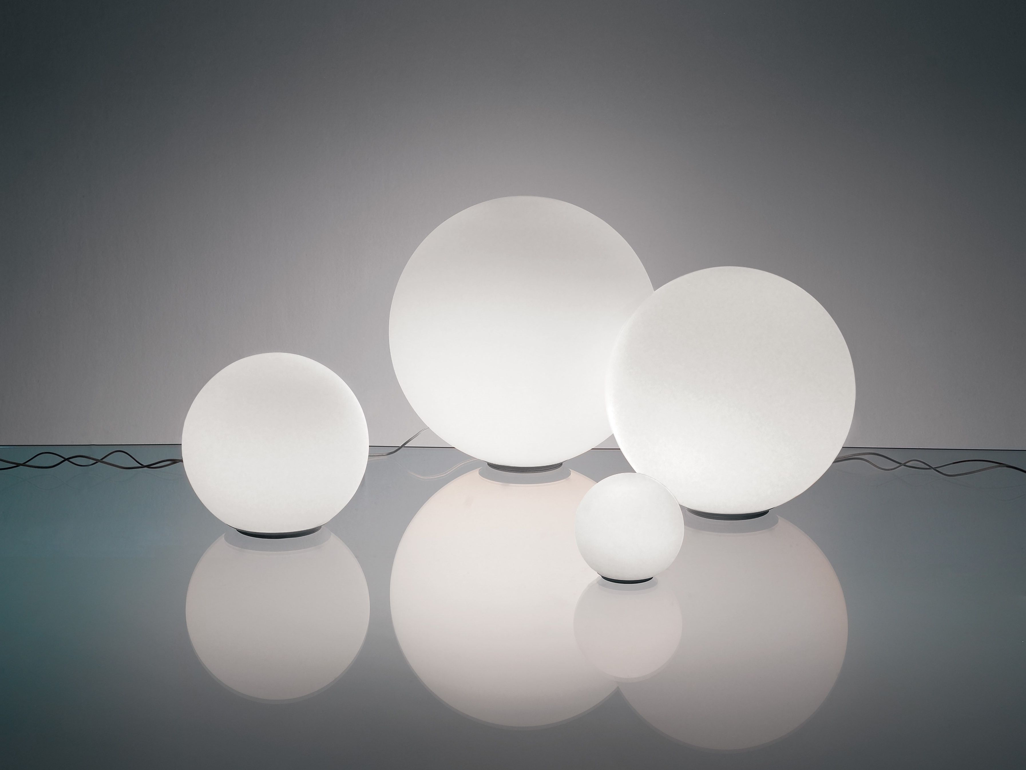 Настольная лампа из дутого стекла Artemide Dioscuri ARCH-00042645