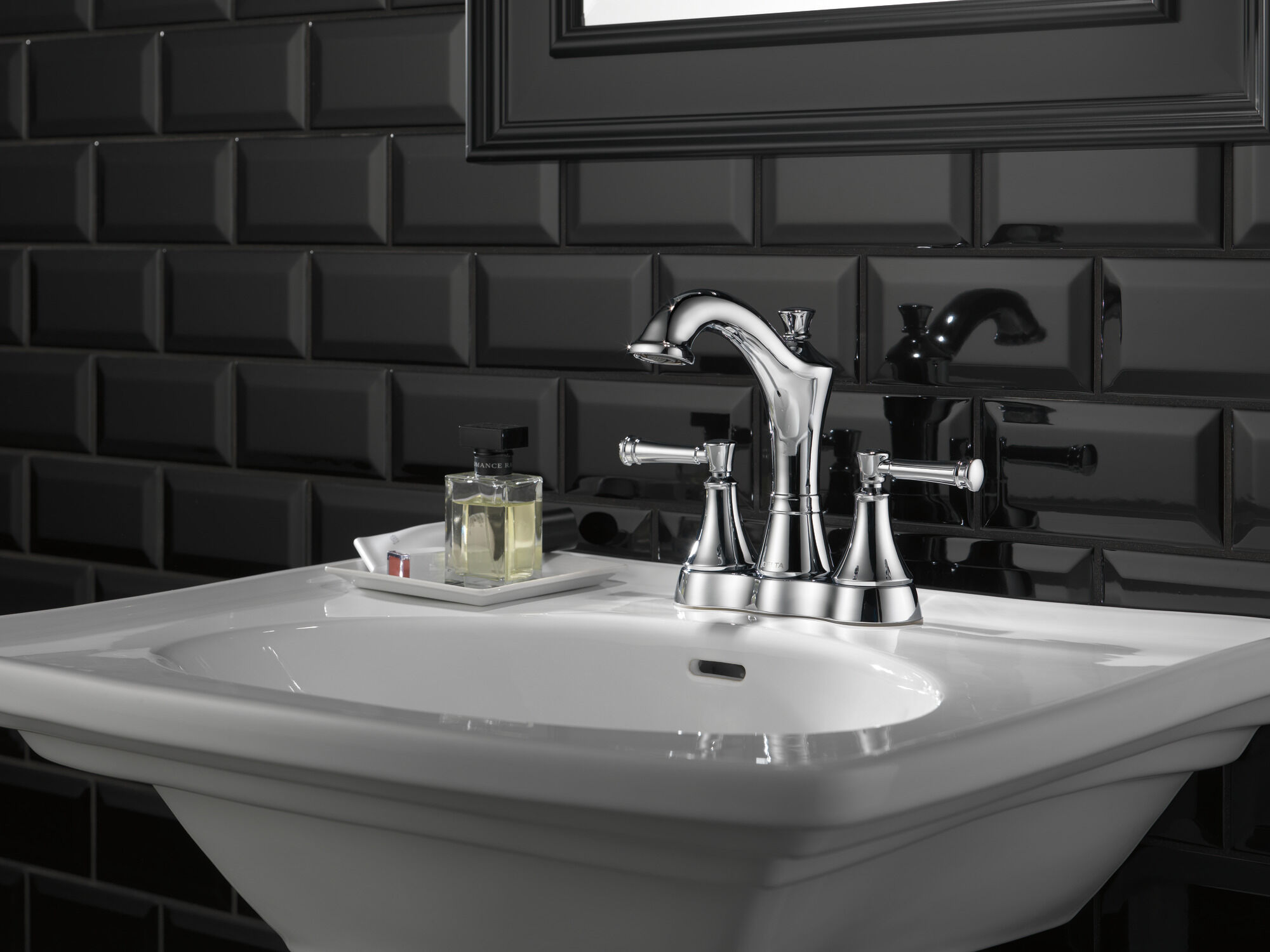 25757LF Смеситель для ванной комнаты с двумя ручками Delta Faucet Valdosta Хром  - Вид №3