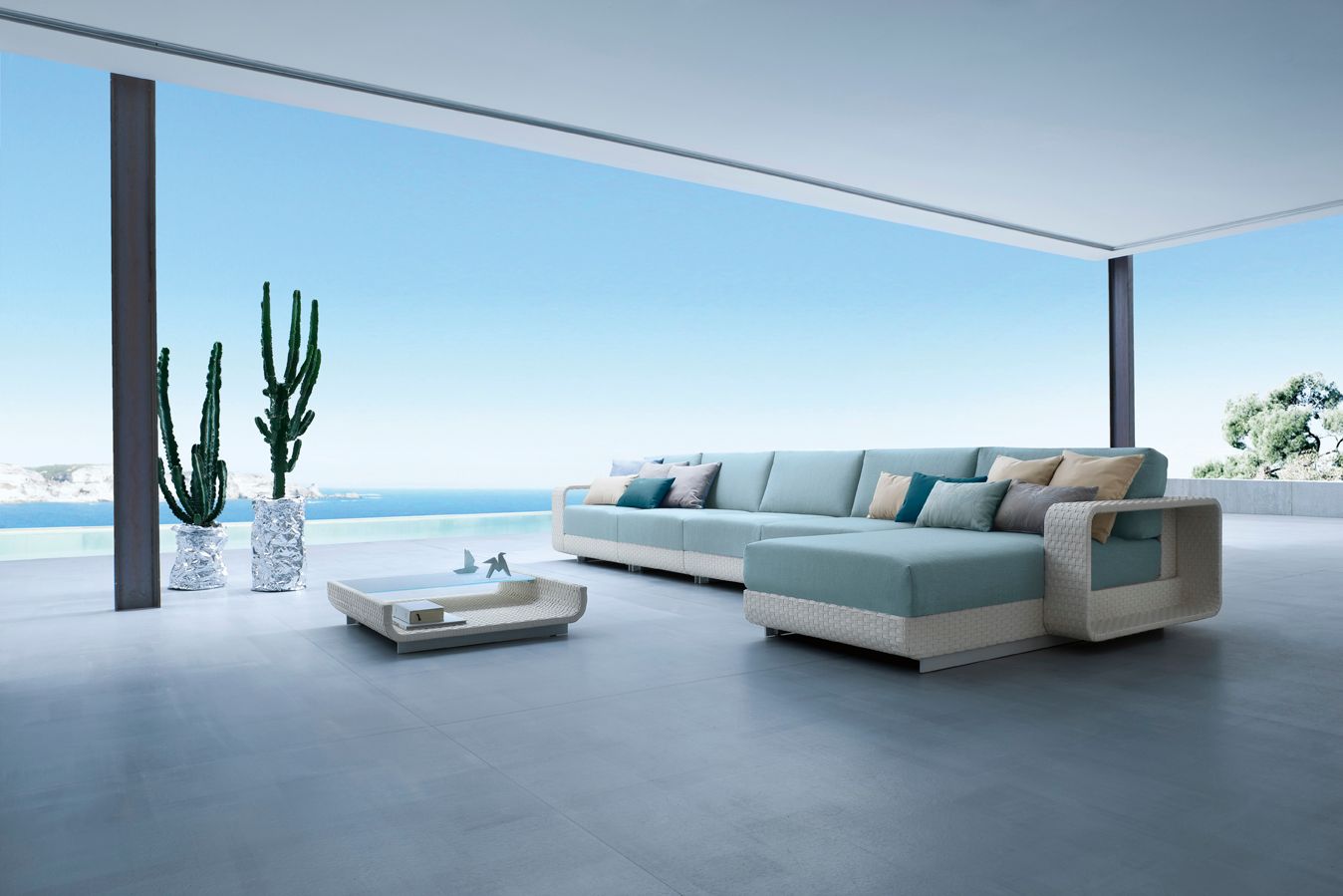 Журнальный столик из алюминия и стекла Roberti Hamptons ARCH-00094089 - Вид №3