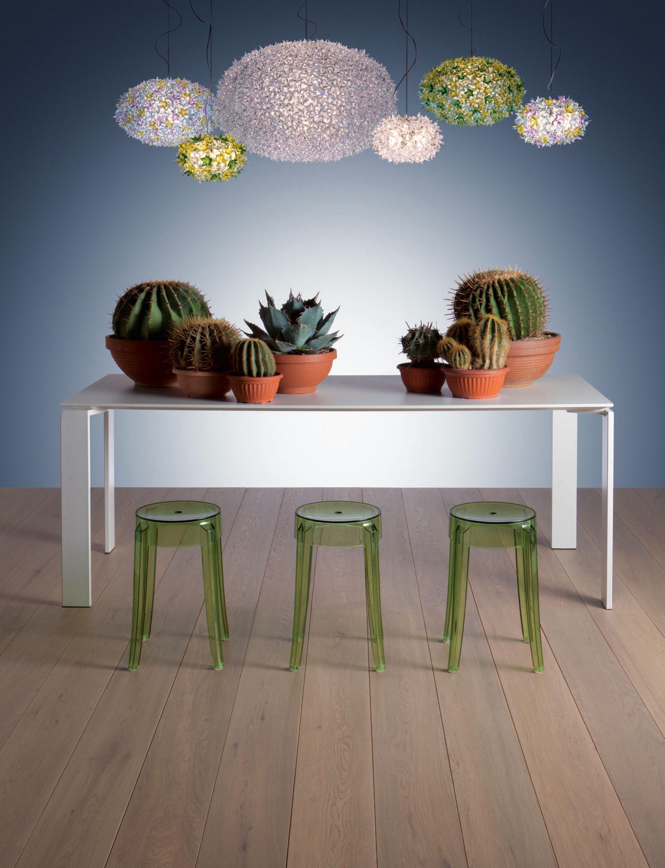 Низкий штабелируемый стул из поликарбоната Kartell CHARLES GHOST ARCH-00120849 - Вид №1