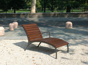 Сидение на открытом воздухе в ироко