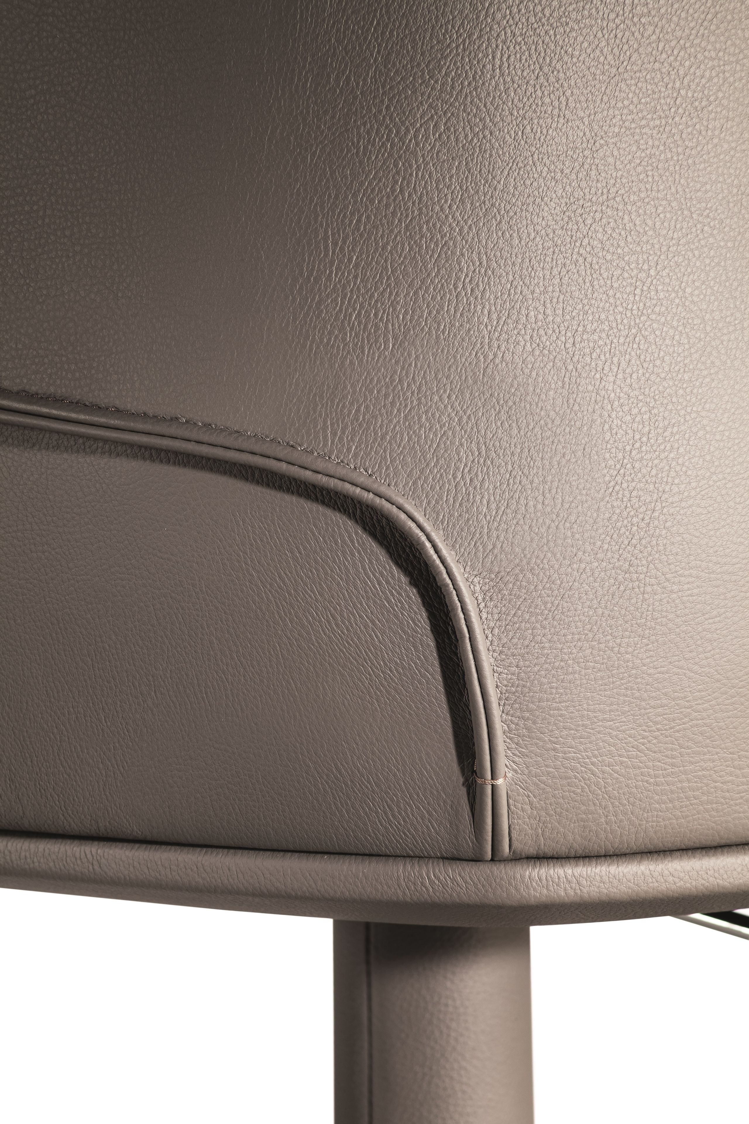 Кожаный мягкий высокий стул с подставкой для ног Poltrona Frau коллекция-столы и стулья ARCH-00134237 - Вид №6