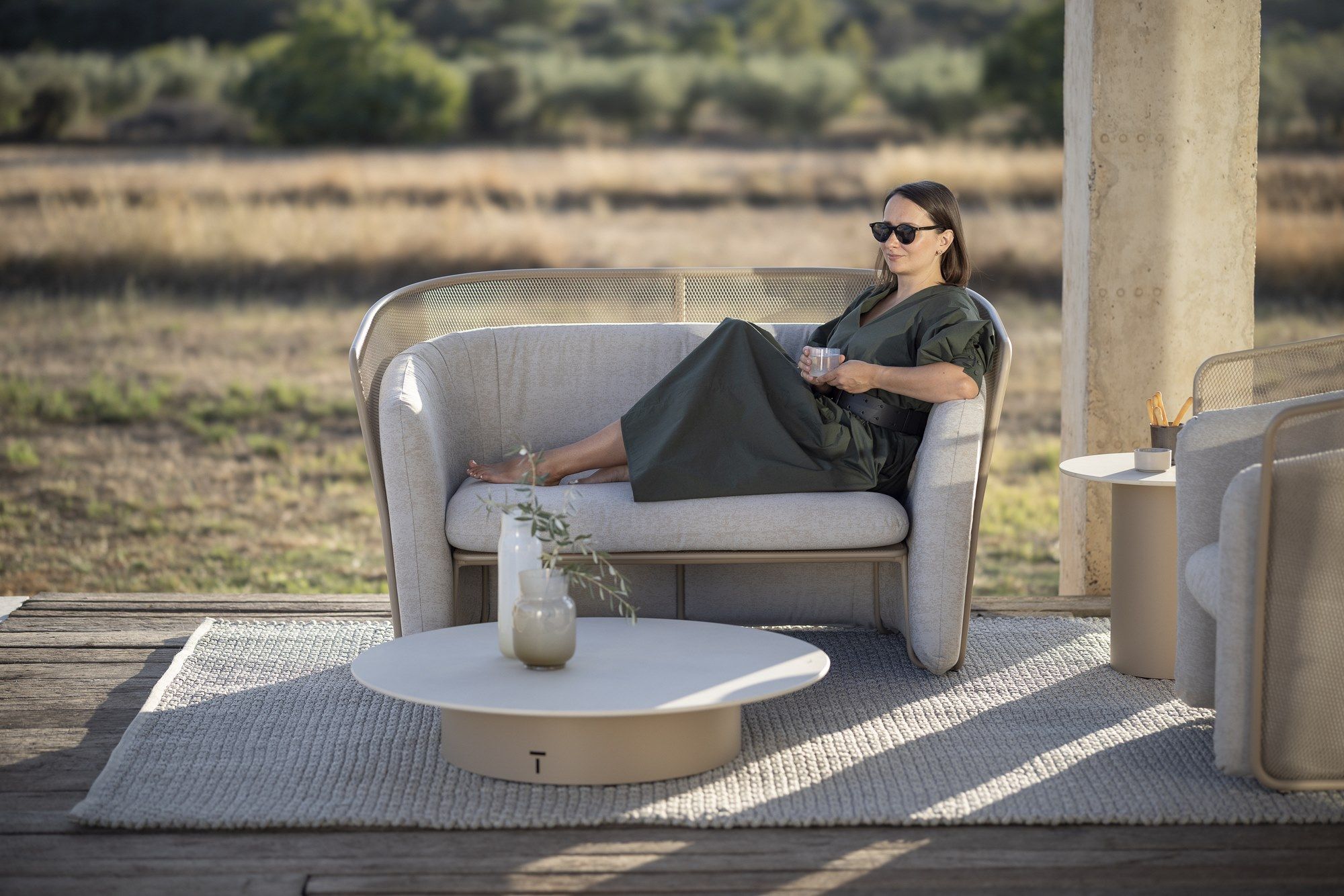 Круглый низкий журнальный столик Todus Branta ARCH-00136573 - Вид №9