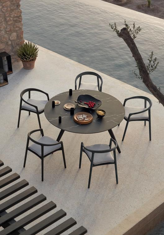 MNST984 Обеденный стол teak ⌀125см Manutti Torsa - Вид №24