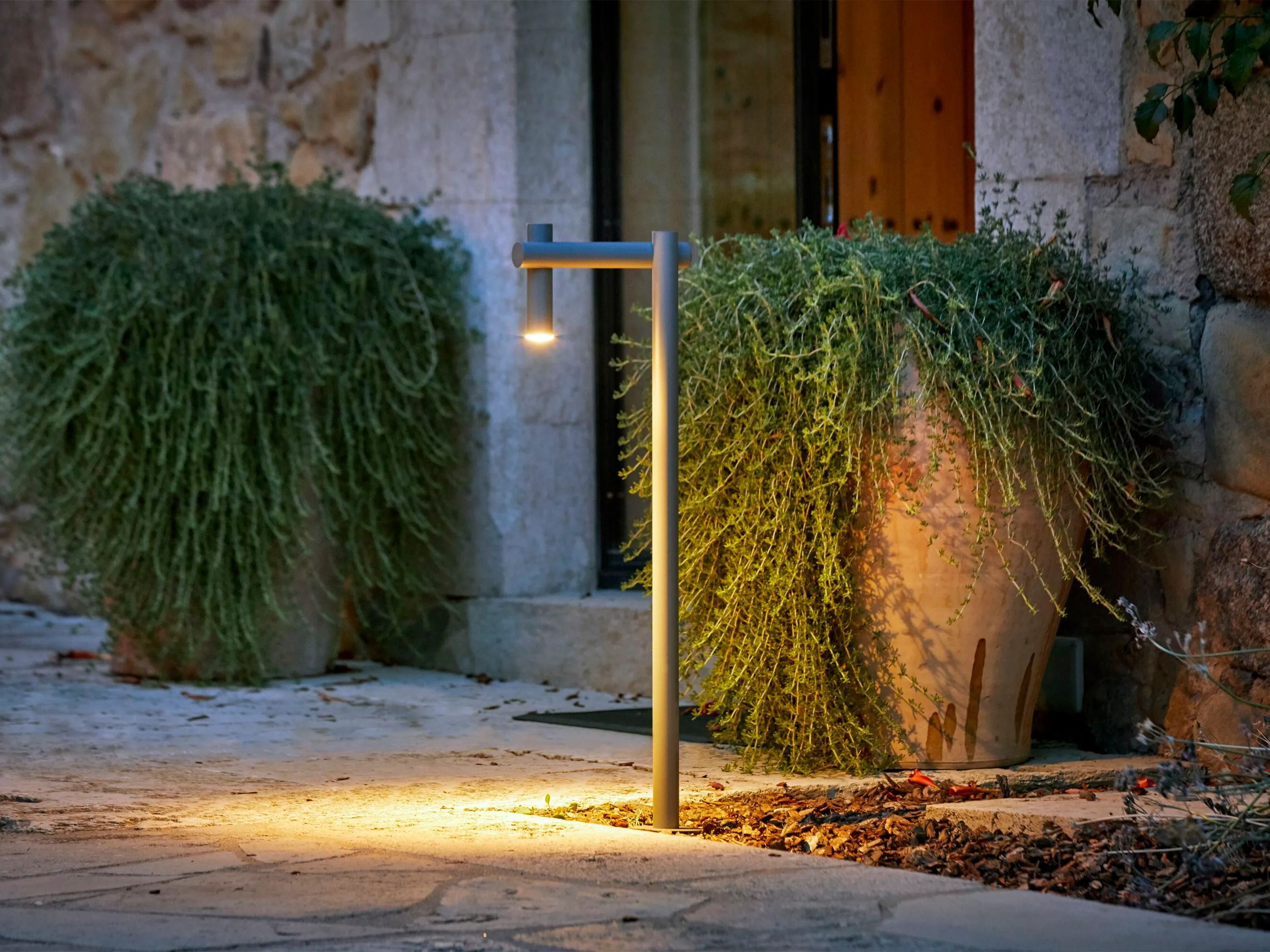 Металлическая напольная лампа Estiluz Tik ARCH-00007235 - Вид №1