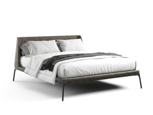 Двуспальная мягкая кровать