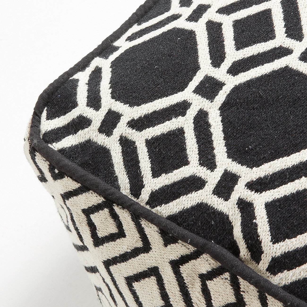 Пуф LETS черно-белый BARCELONA DESIGN  151655 Разноцветный  - Вид №1