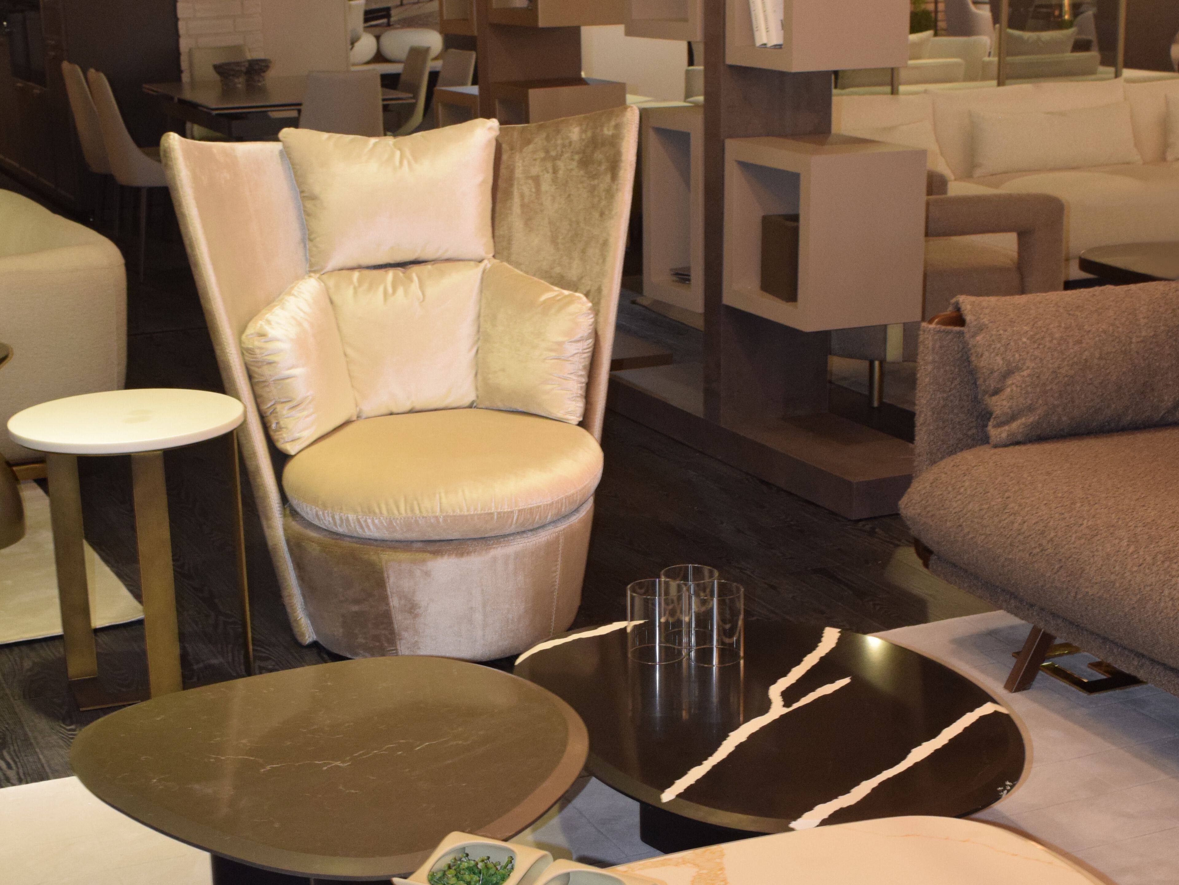 Тканевое кресло с высокой спинкой и подставкой для ног ABLE ZOE ARCH-00122522 - Вид №7