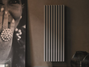 Настенный полотенцесушитель с горячей водой