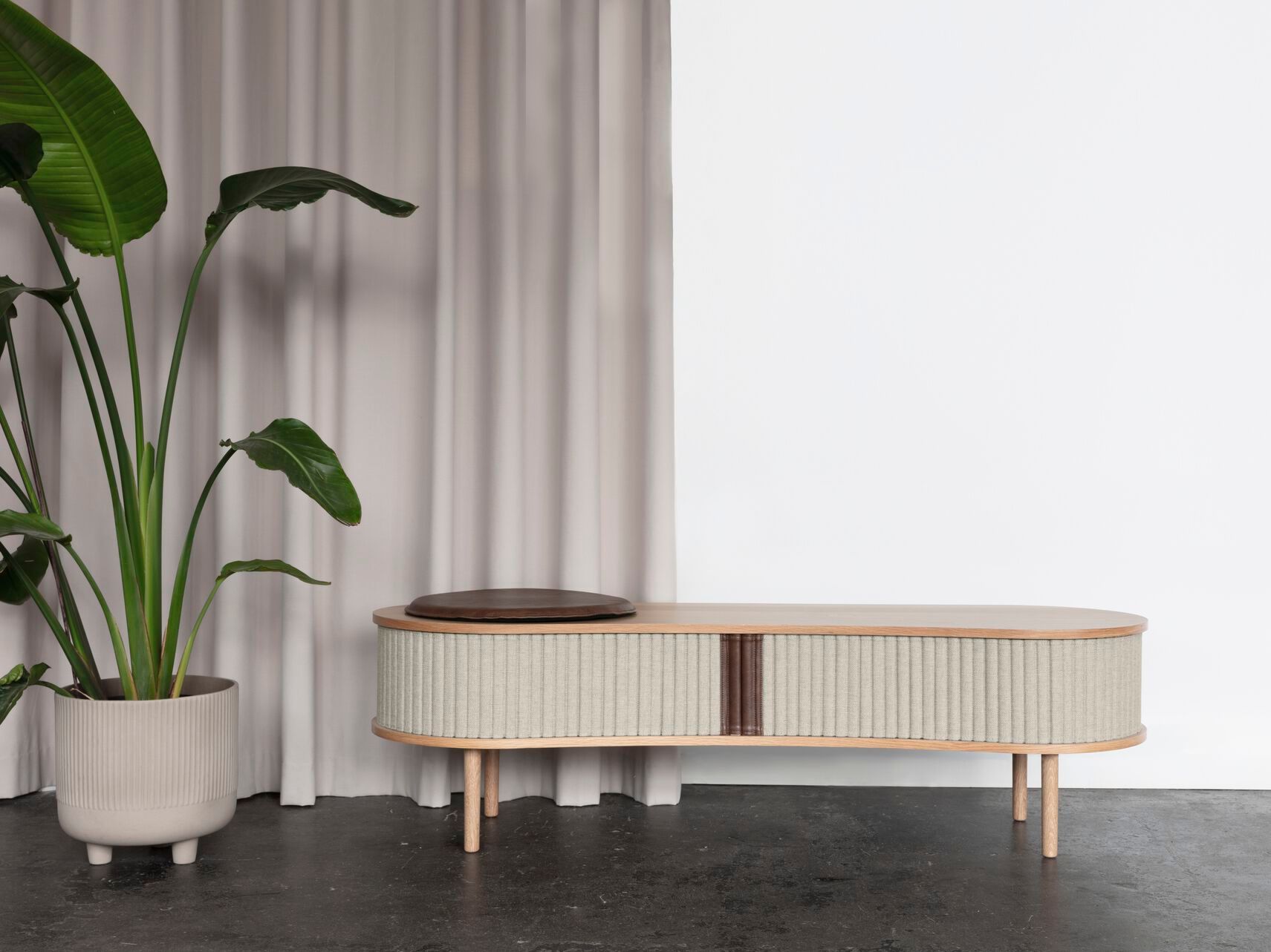 Деревянный шкаф для телевизора UMAGE Audacious ARCH-00093662 - Вид №8