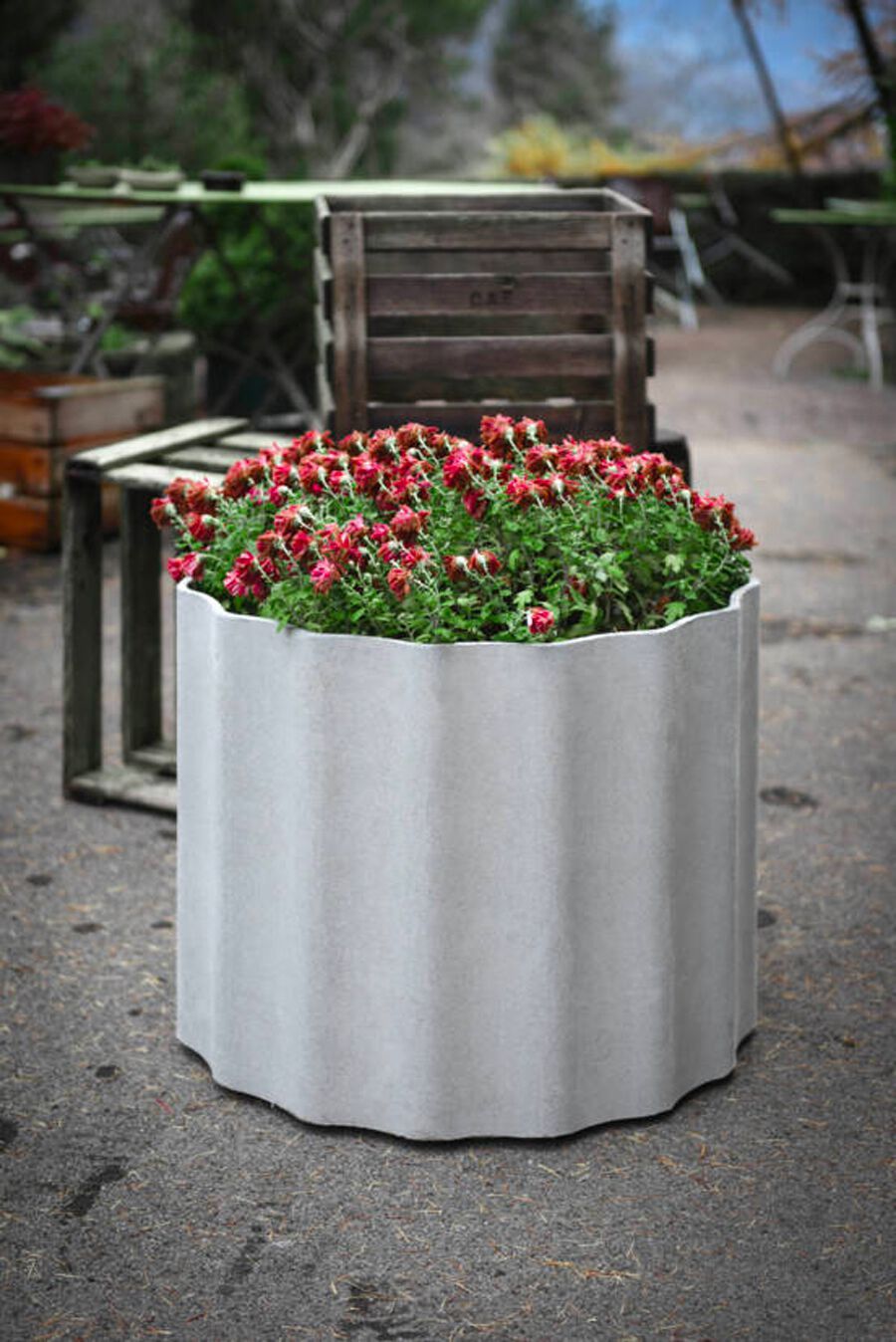 Бетонный садовый горшок с канавками SWISSPEARL Softline ARCH-00145771 - Вид №1