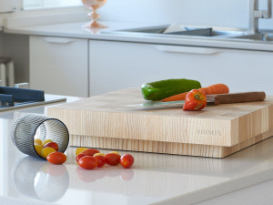Квадратная разделочная доска из ясеня