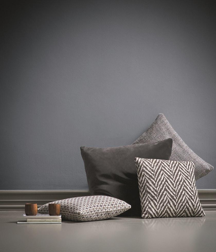 Bodema Однотонная квадратная подушка из кожи  T  - Вид №1