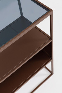 Прямоугольная консоль из стали и стекла