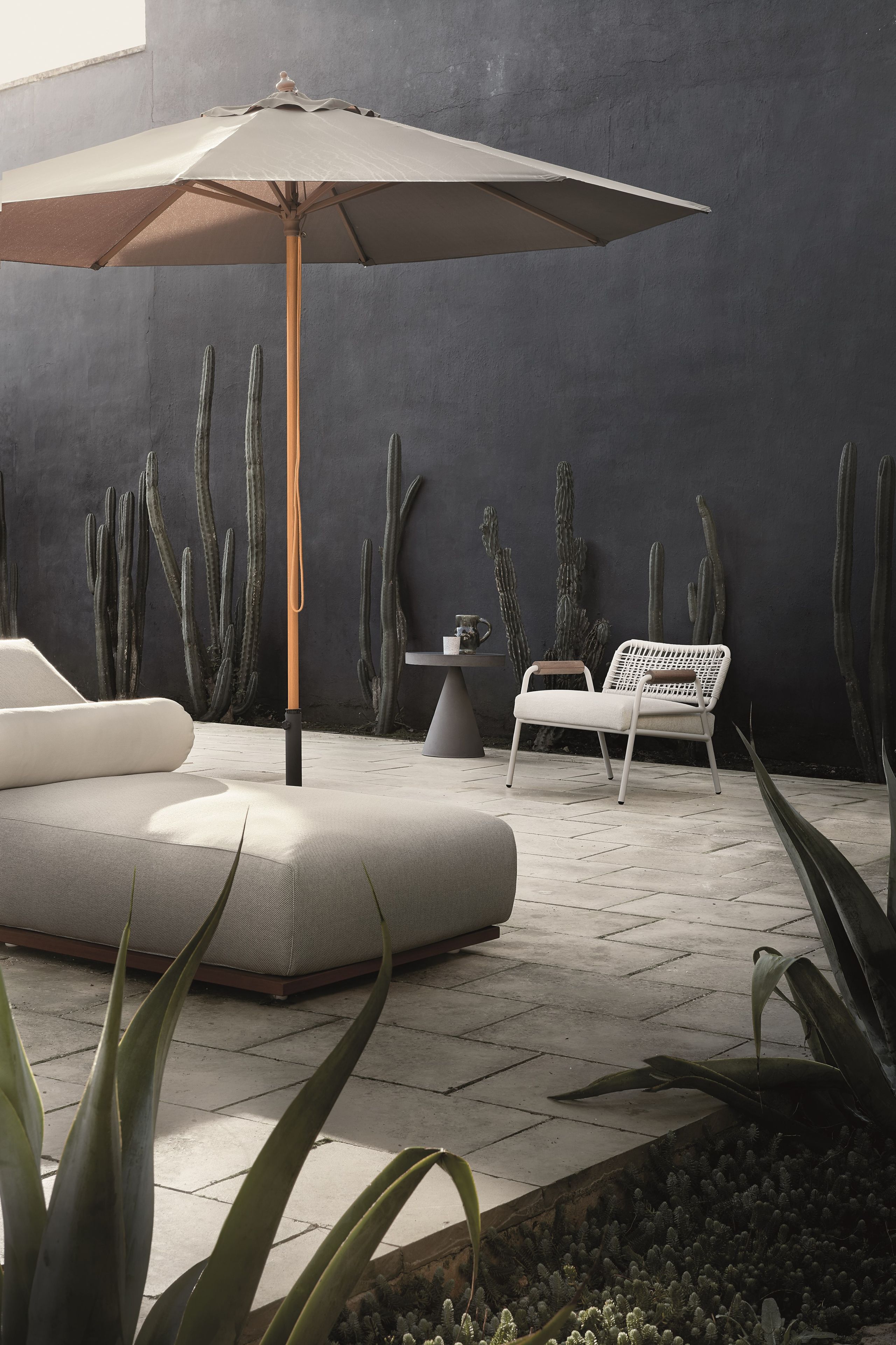 Садовая кровать с откидной спинкой из технической ткани Meridiani Claud Open Air ARCH-00081291 - Вид №3