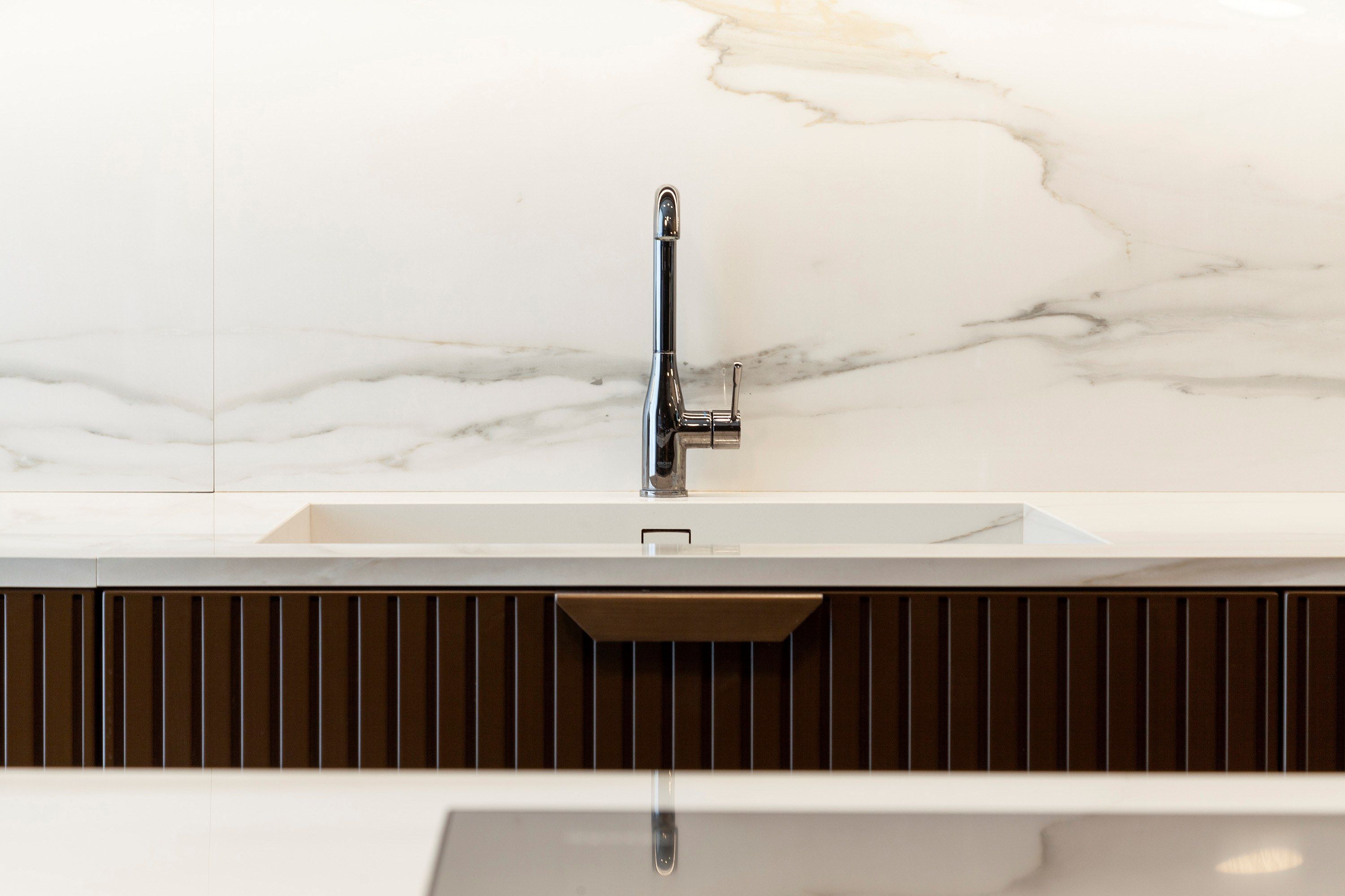 Двусторонняя линейная кухня с центральным островом TM Italia Cucine Miuccia ARCH-00032598 - Вид №9