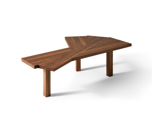 Стол / Стол из грецкого ореха