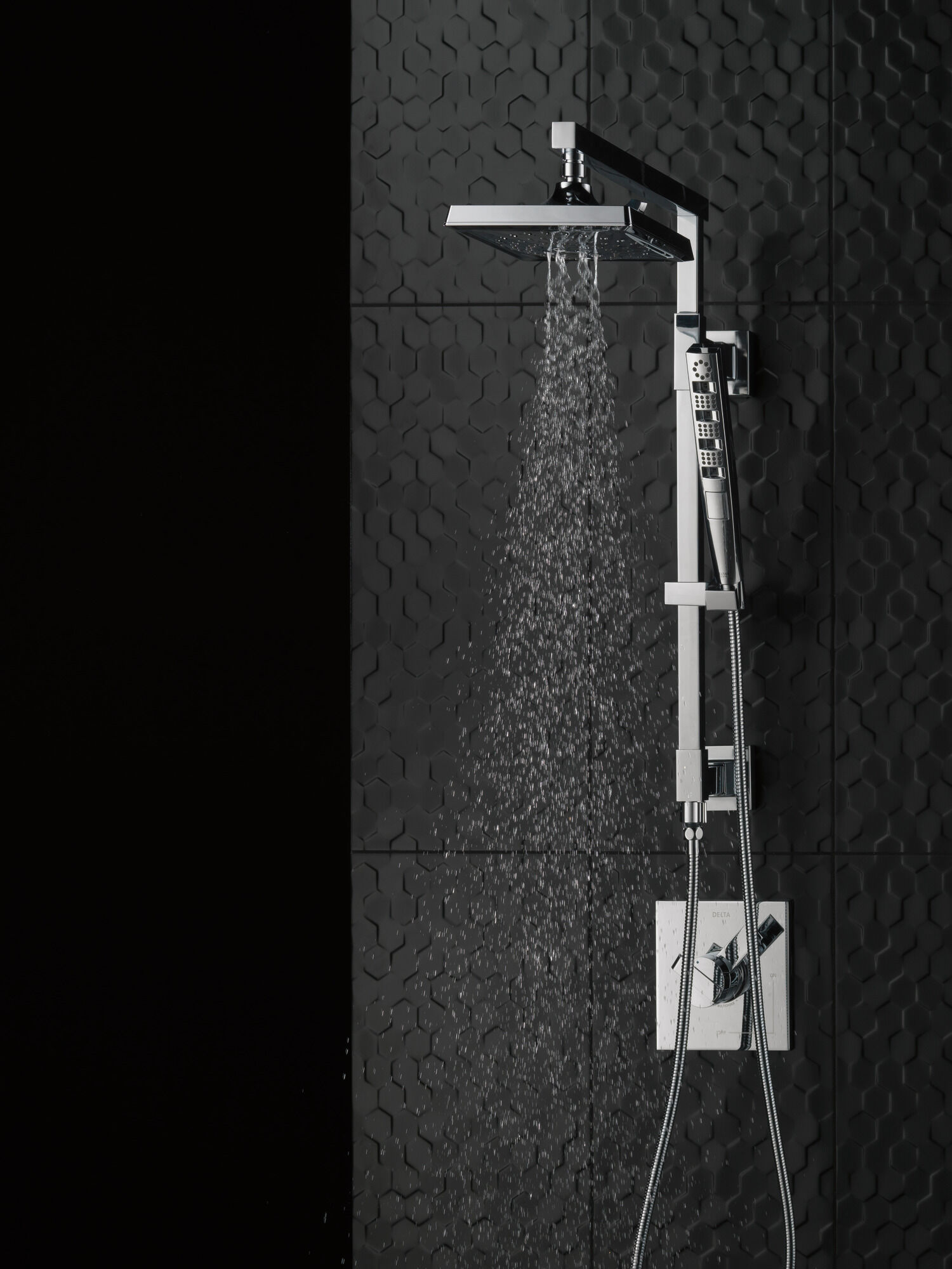 U495D-PB60-PK Шланг для ручного душа 60–80 дюймов Delta Faucet Universal Showering Полированная латунь  - Вид №1