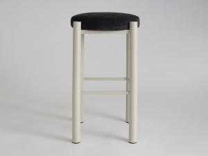 Высокий стул с подставкой для ног