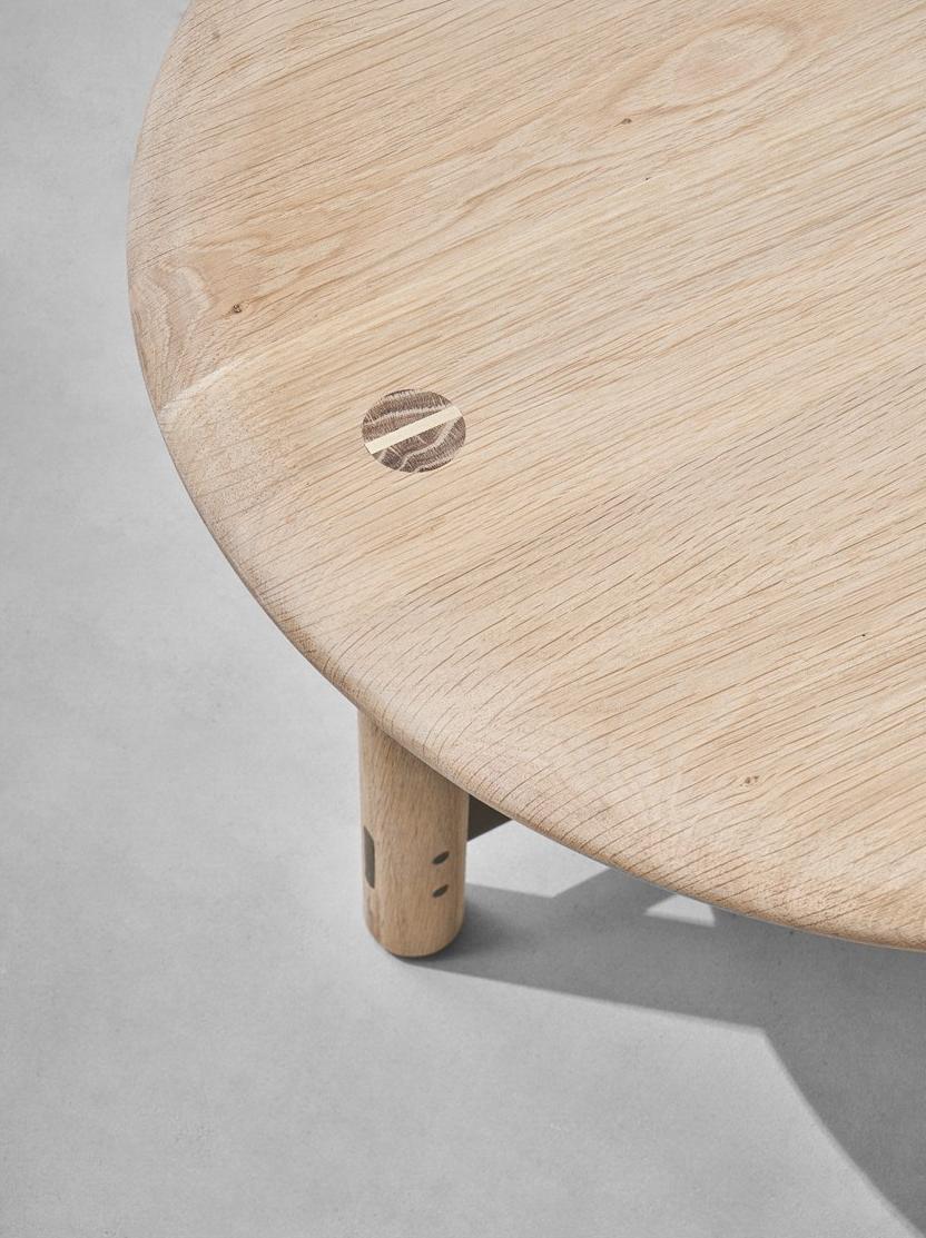 District Eight Низкий круглый журнальный столик из дуба Stilt M1007-c  - Вид №5