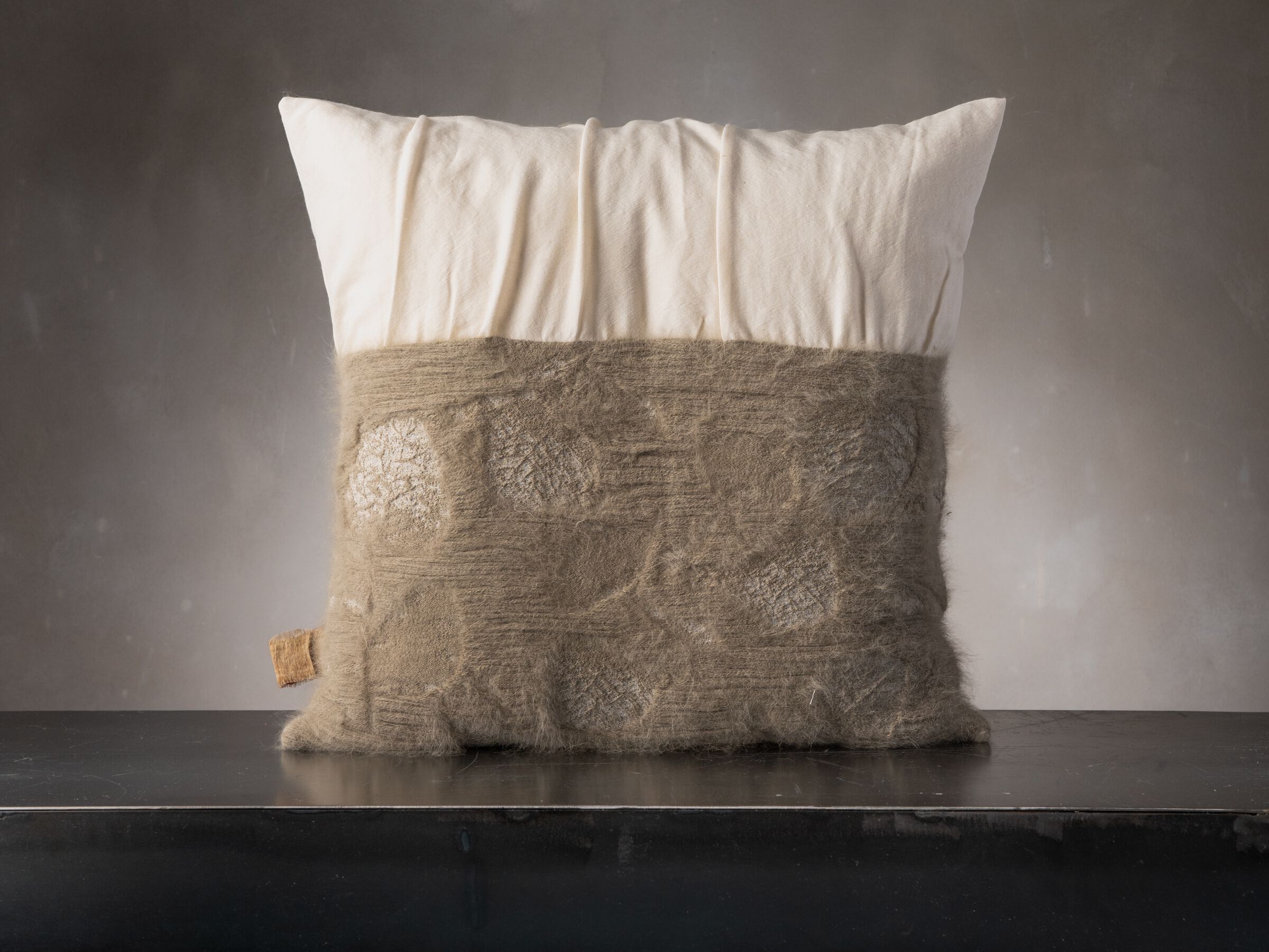 Квадратная подушка в ангоре The House of Lyria NIMMIA ARCH-00083330 - Вид №1