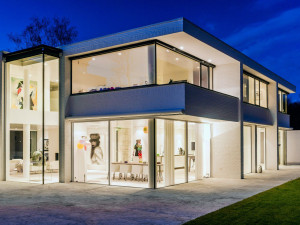 Алюминиевое раздвижное окно с тройным остеклением