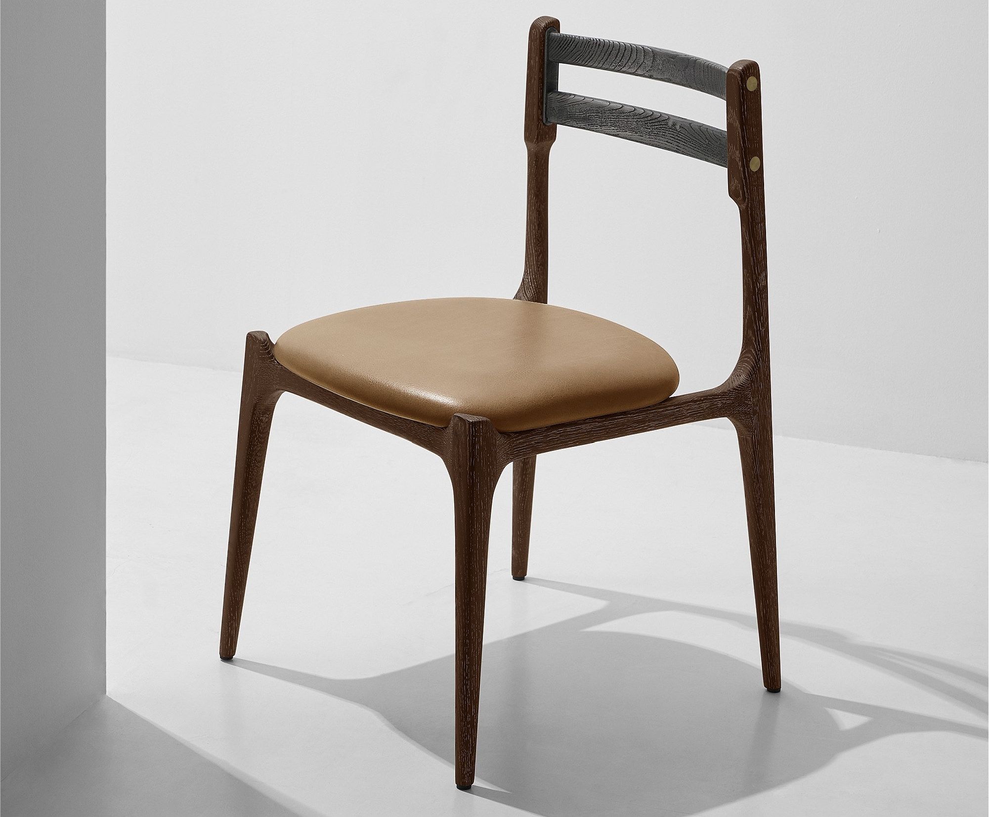 Дубовый стул с мягким сиденьем District Eight Сборка ARCH-00136221 - Вид №1