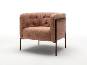 Кресло с подлокотниками