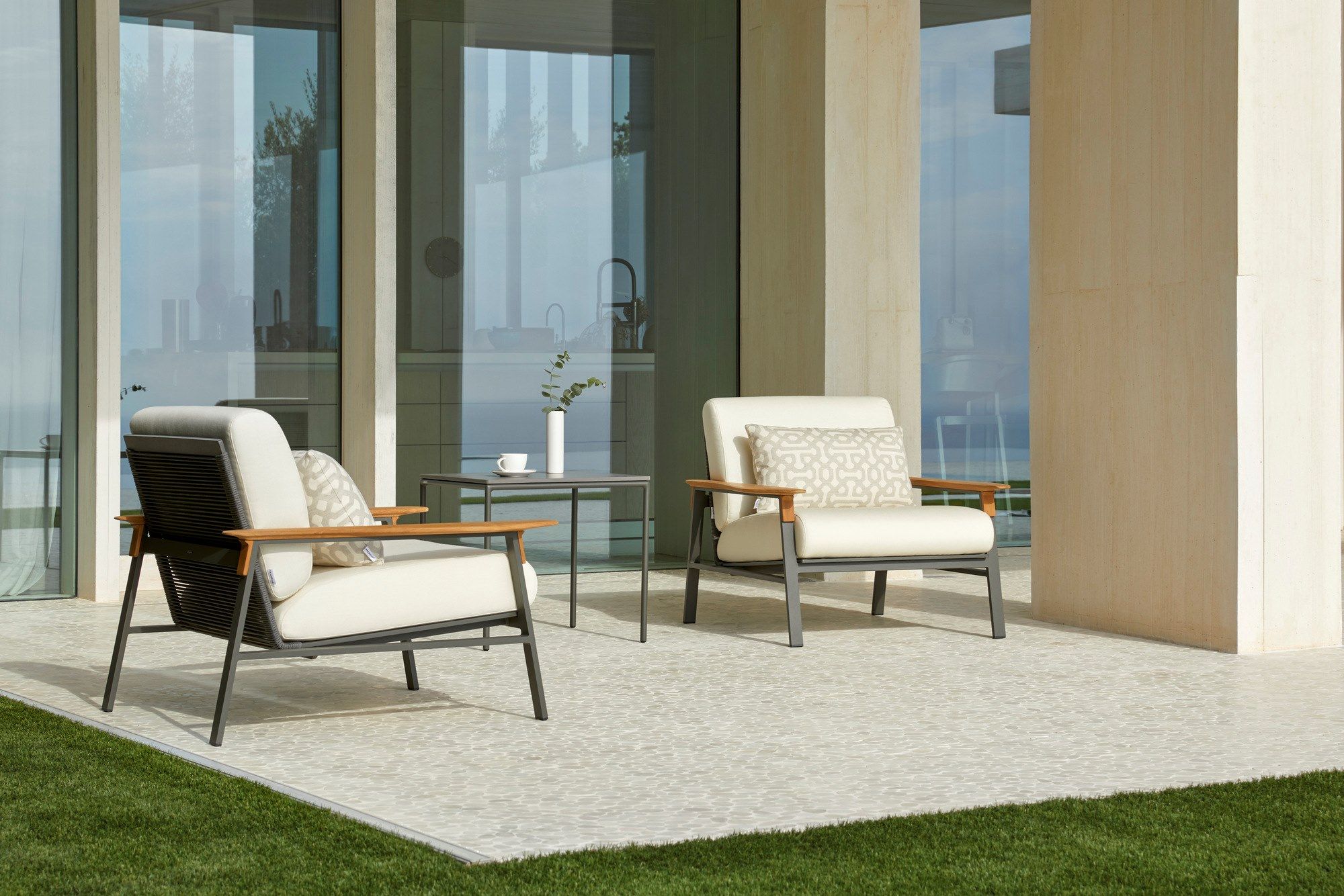 Квадратный алюминиевый журнальный столик с керамической столешницей POINT город ARCH-00077731 - Вид №1