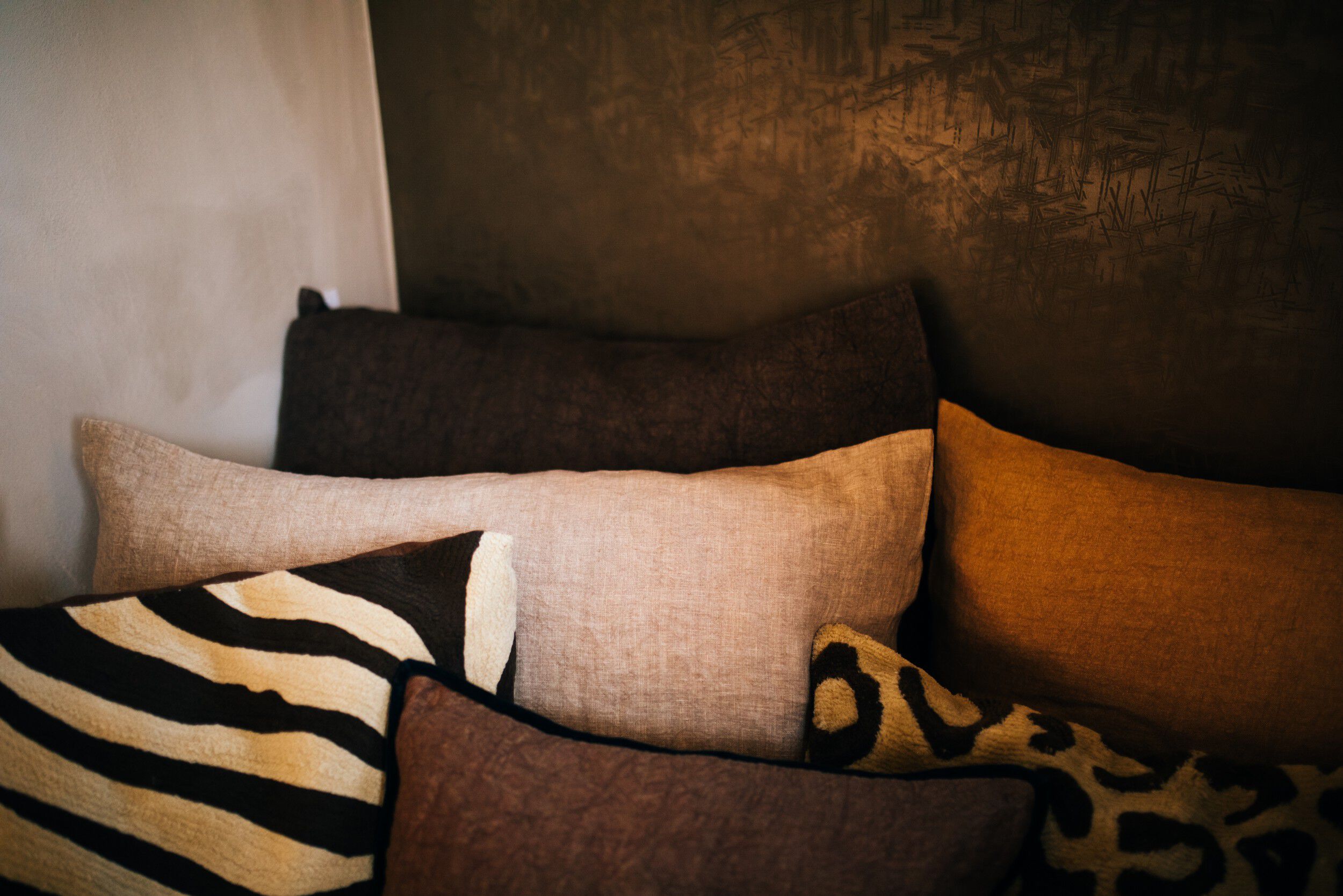 Прямоугольная однотонная льняная подушка POMAX BASICS ARCH-00153227 - Вид №30