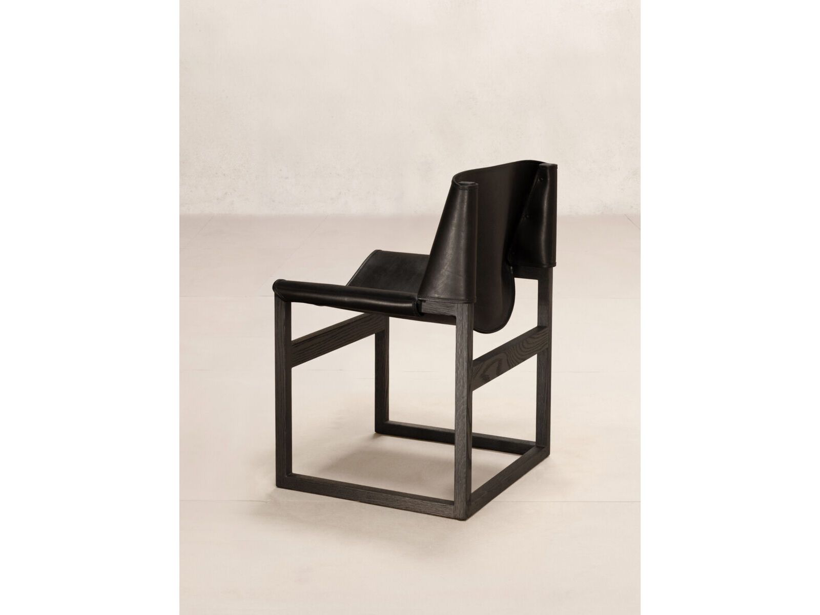 Стул из дерева и кожи Phantom Hands Джеффри Бава ARCH-00108345 - Вид №3