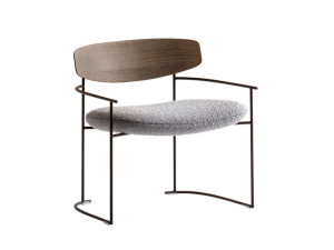 Кресло с металлическим каркасом и тканевым сиденьем