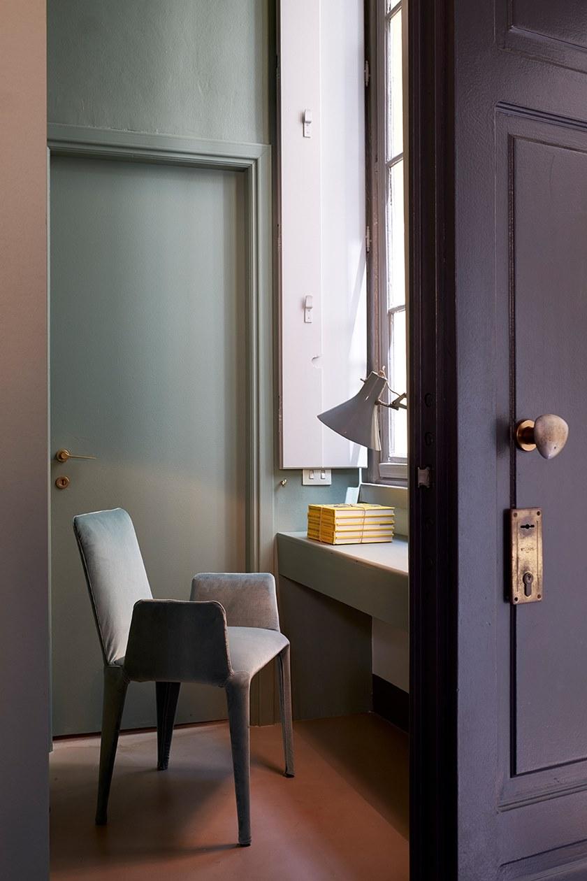 EPÒNIMO Мягкое бархатное кресло с подлокотниками Nova Nv002 - Вид №6