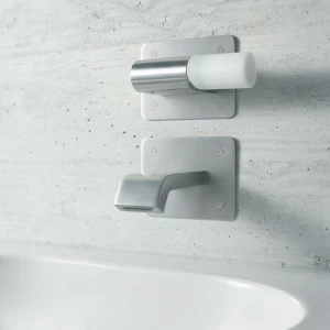 30 03. Смеситель для ванны Quadrodesign