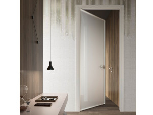 Стеклянная и алюминиевая распашная дверь