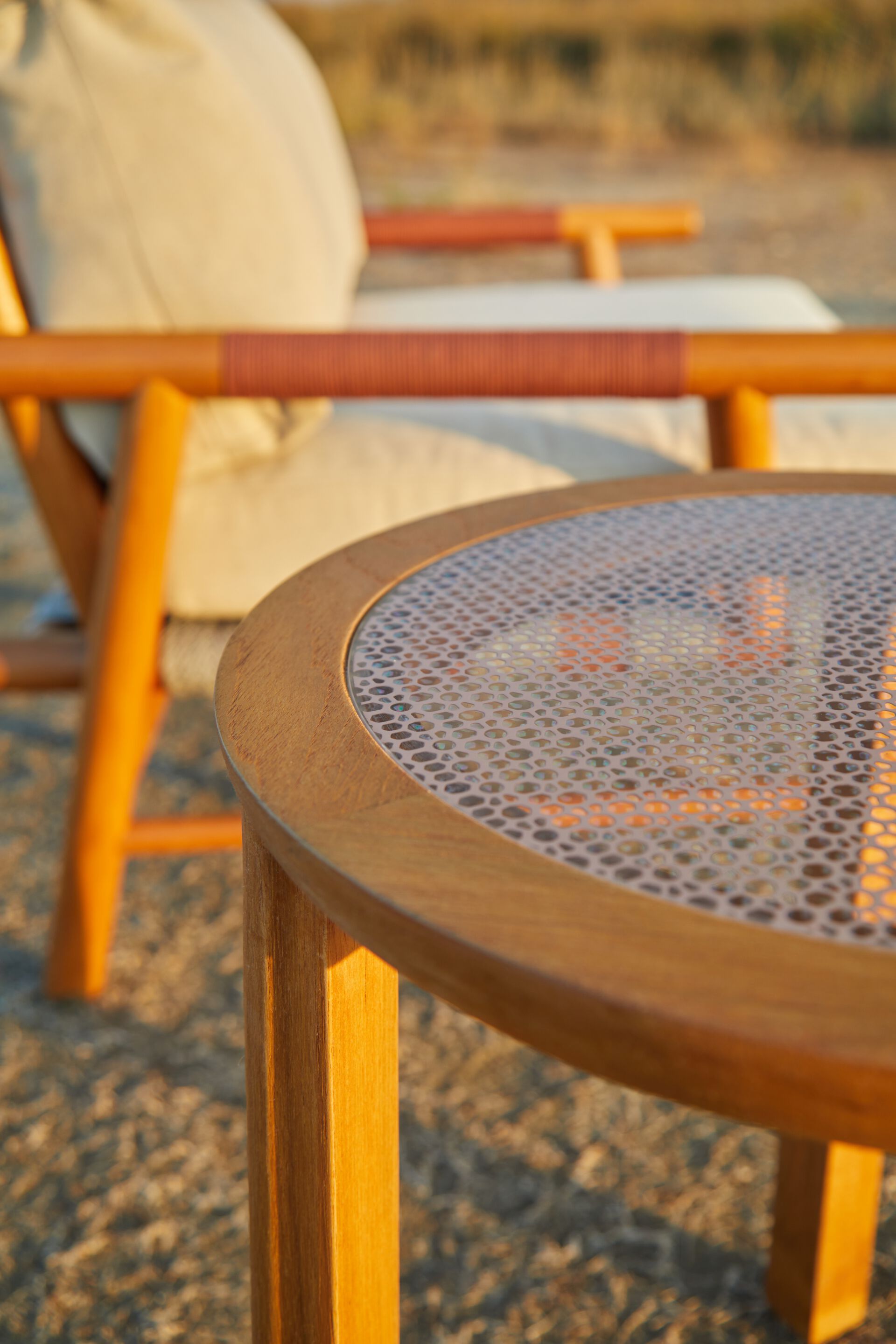 Высокий круглый стол из тикового дерева YAAZ Sini ARCH-00064119 - Вид №2