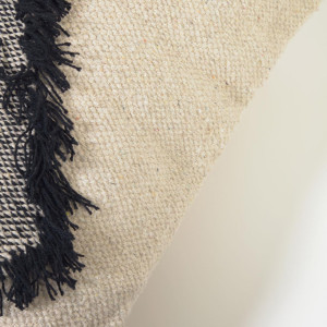 108093 Наволочка из 100% хлопка с черно-белой бахромой 45 x 45 см La Forma Margarite