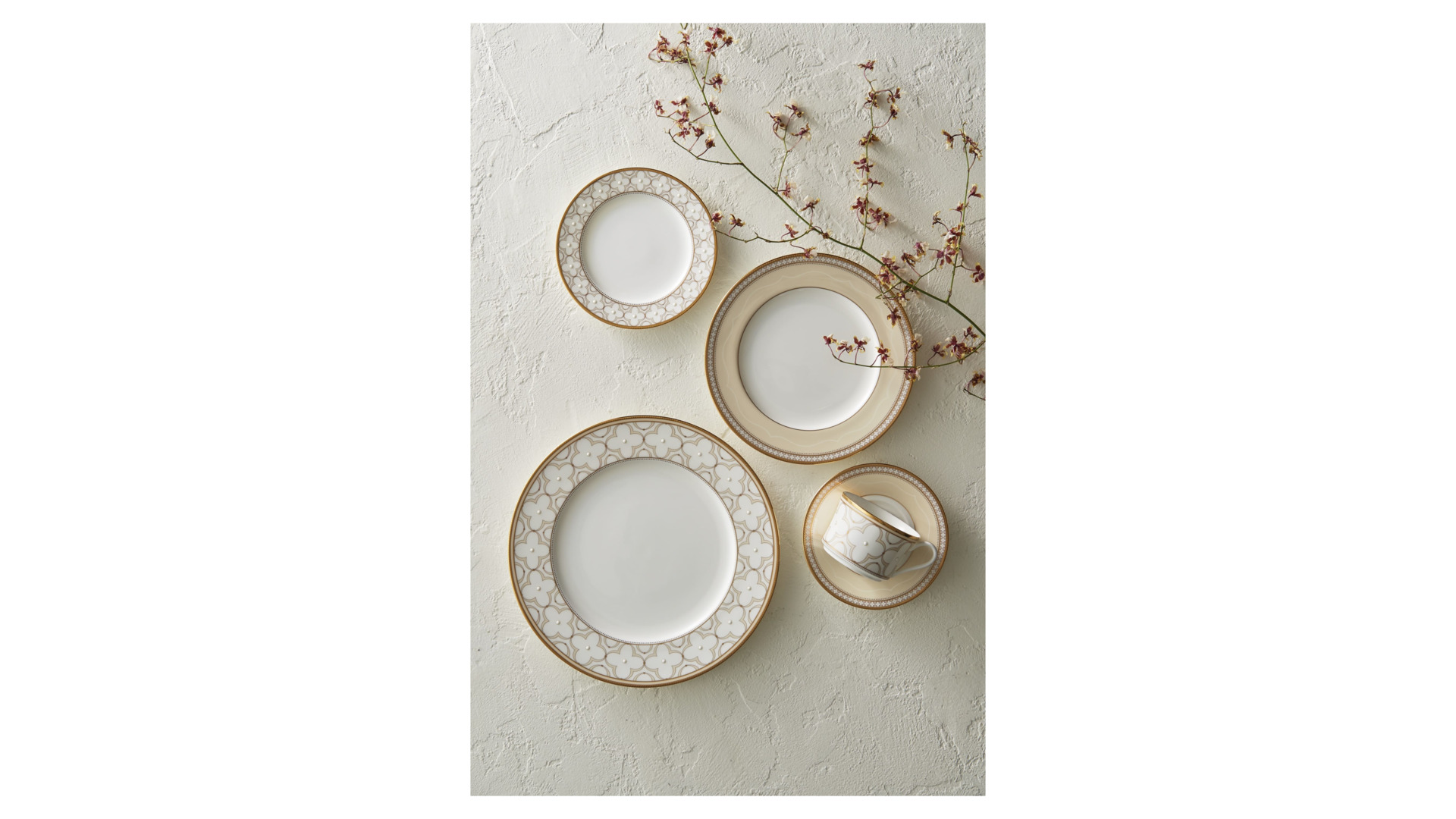 10665465 Noritake Набор из 6 тарелок десертных Noritake "Трефолио,золотой кант" 16,5см Фарфор костяной  - Вид №2