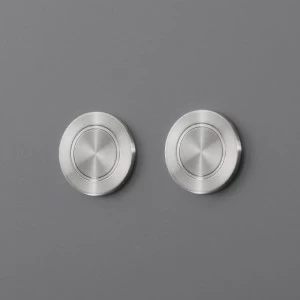 Пара кнопок для двойного смыва Geberit (Sigma) цистерны установлен на панели доступной для контроля  PUL06 CEADESIGN