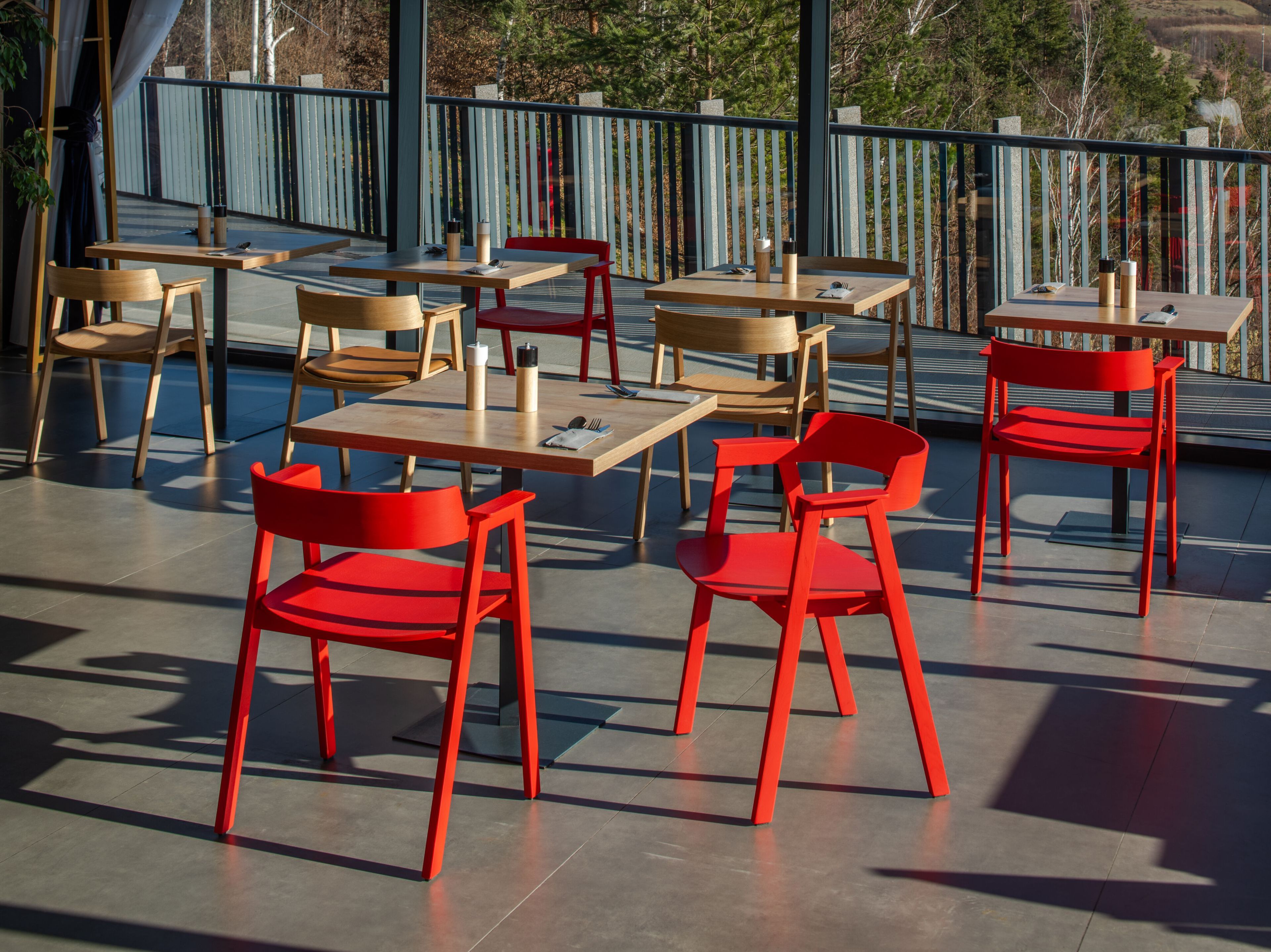 Стул из лакированного дуба с подлокотниками Gazzda FLIP ARCH-00109869 - Вид №6