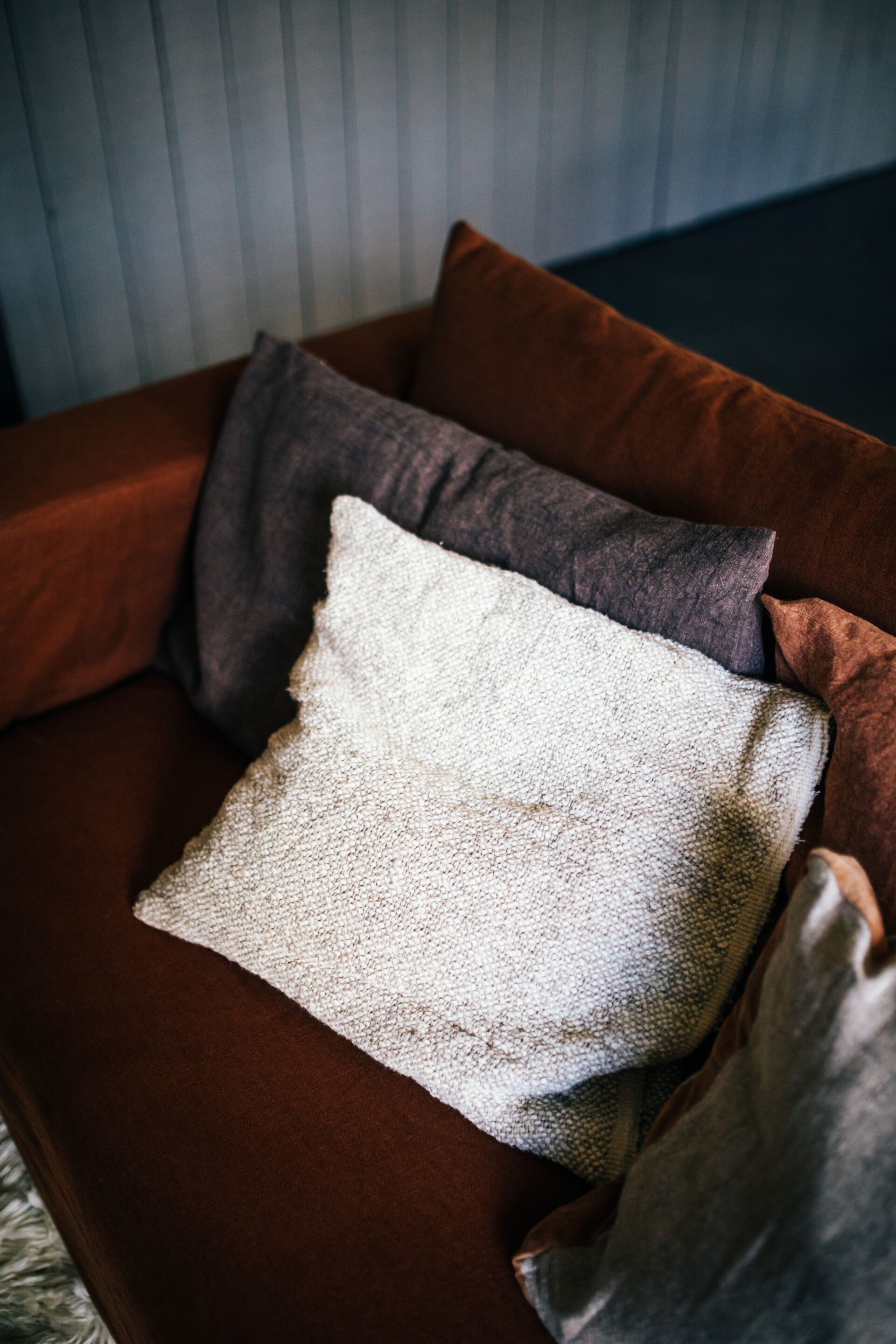 Прямоугольная однотонная льняная подушка POMAX BASICS ARCH-00153227 - Вид №2