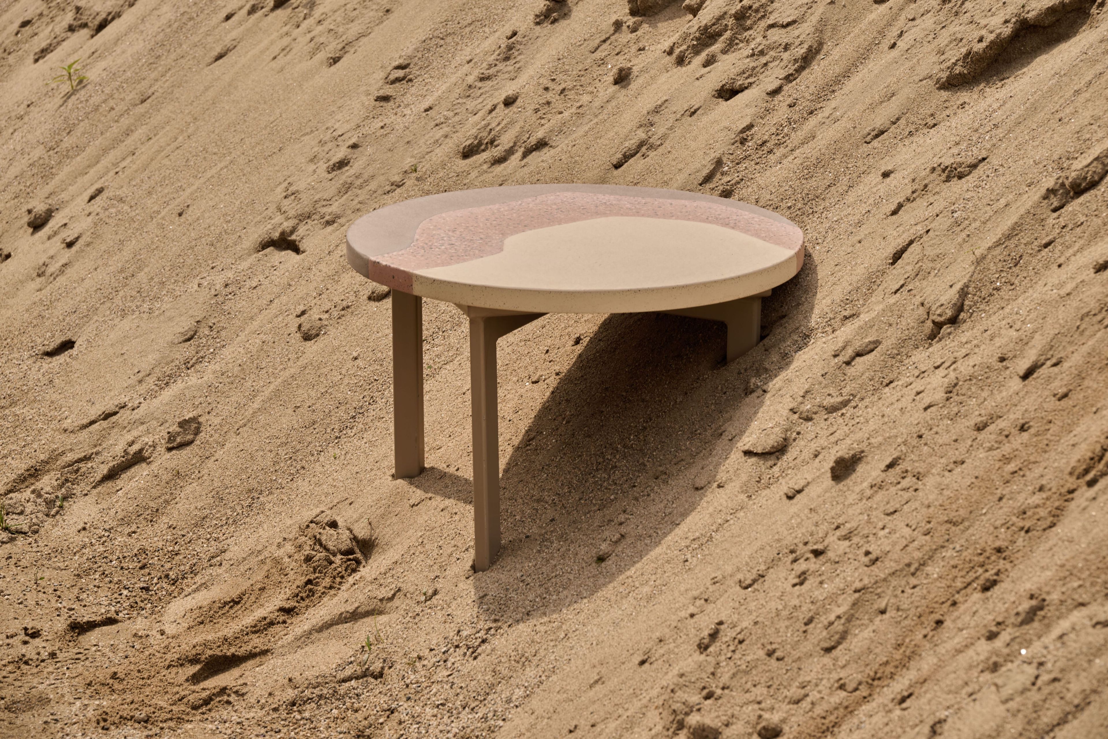 Круглый бетонный стол URBI et ORBI Medius Terra ARCH-00094697 - Вид №1