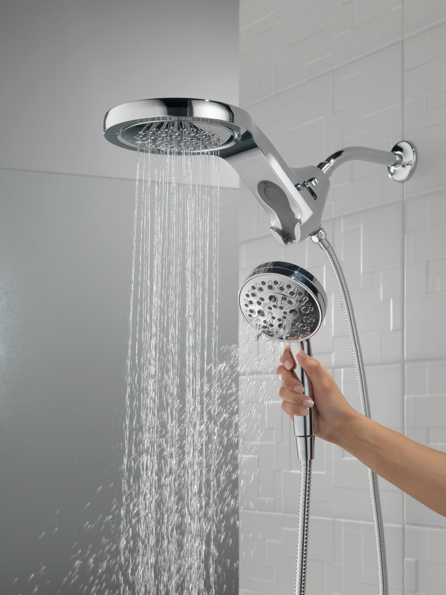58680-25 HydroRain® H2Okinetic® 5-регулировочная душевая лейка два в одном Delta Faucet Universal Showering Хром  - Вид №7