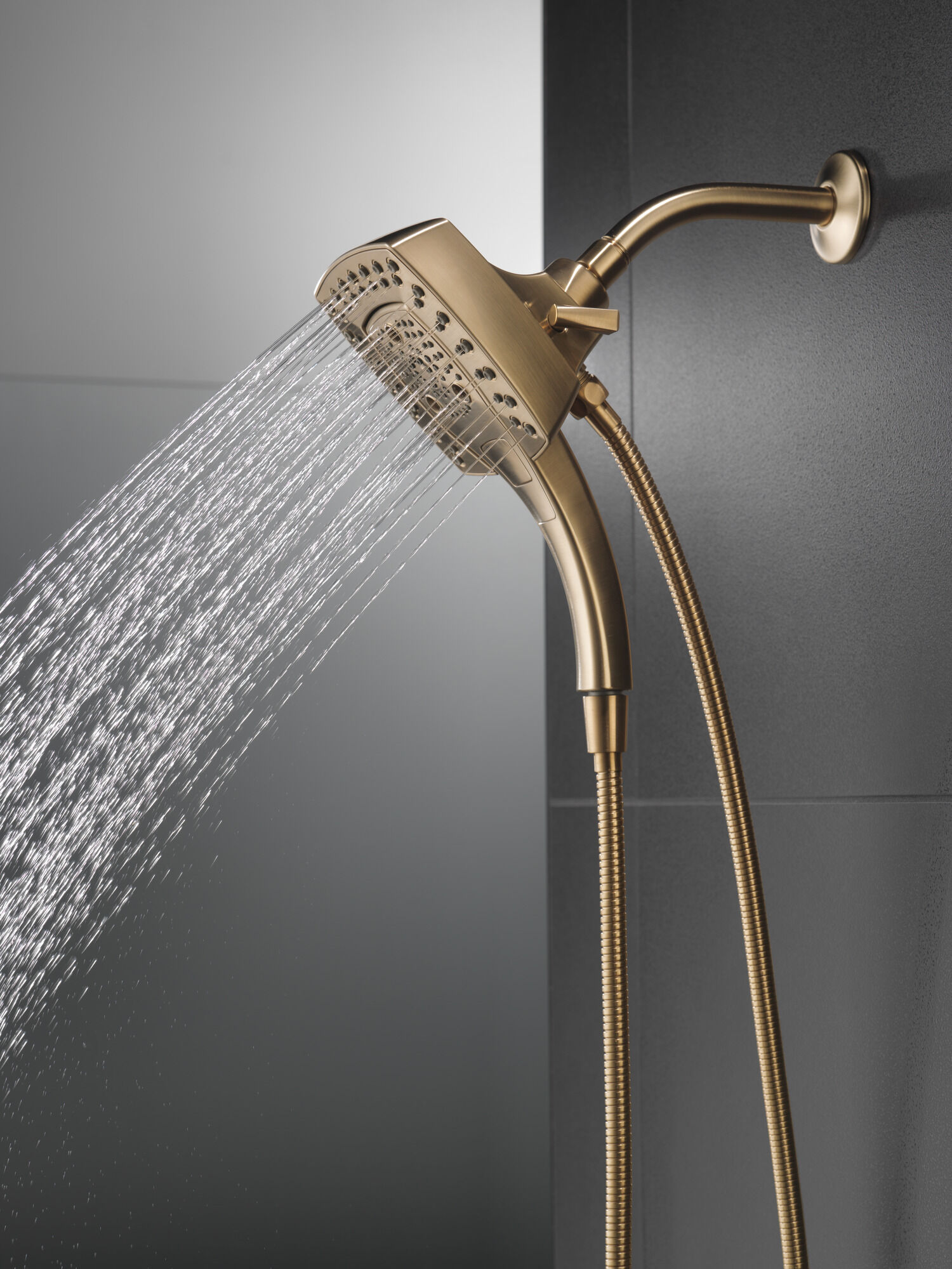 58474-CZ25 H2Okinetic® In2ition® Душ два в одном с 5 настройками Delta Faucet Universal Showering Шампанское бронза  - Вид №5